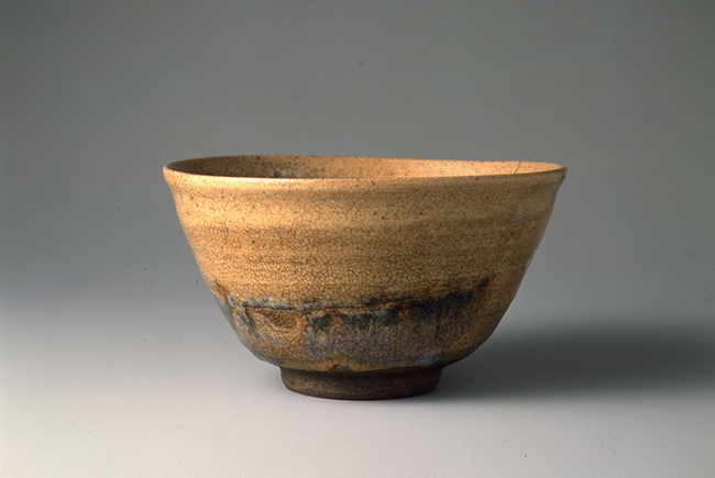 重要美術品　伯庵茶碗　銘　冬木　江戸時代前期・17世紀　五島美術館蔵